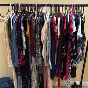 100 Assorted Women's Clothing Collection, S, M, L, Shirts, Rompers, Dresses, etc